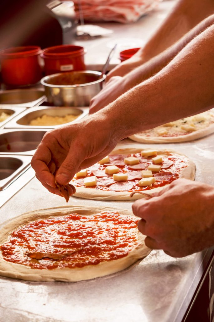 qui si mangia bene pizza piadina forneria rápida pizzaria piadineria pachetto montagem